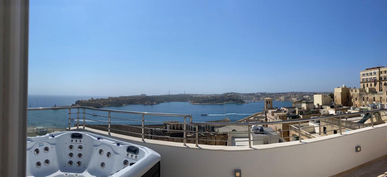 Valletta Luxury 4-Bedroom Duplex With Stunning Sea Views Private Terrace And Jacuzzi Εξωτερικό φωτογραφία