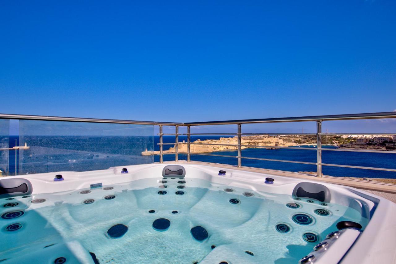 Valletta Luxury 4-Bedroom Duplex With Stunning Sea Views Private Terrace And Jacuzzi Εξωτερικό φωτογραφία