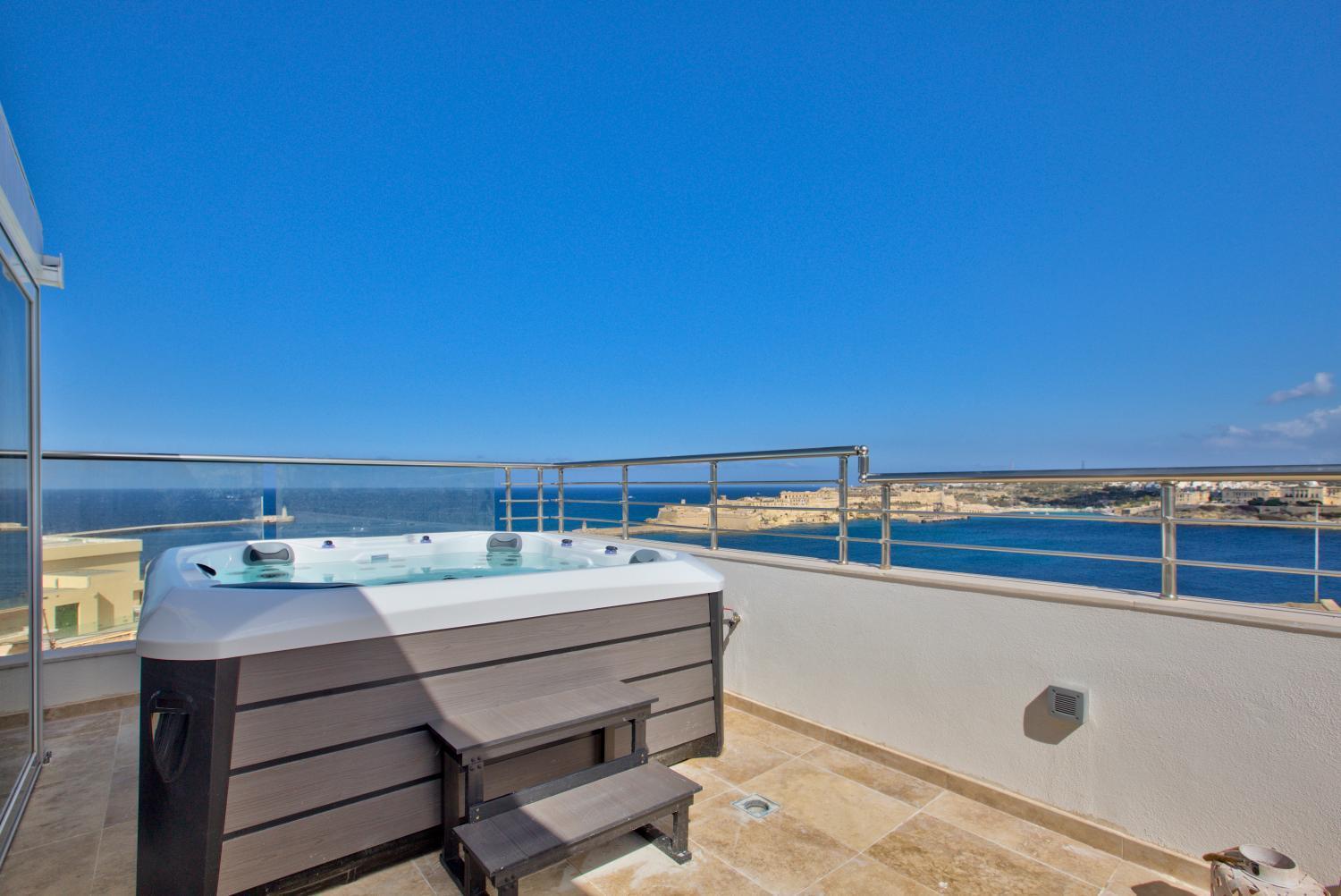 Valletta Luxury 4-Bedroom Duplex With Stunning Sea Views Private Terrace And Jacuzzi Εξωτερικό φωτογραφία